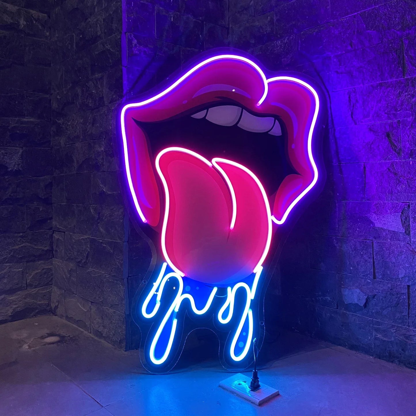 Lip Tongue Neon Sign (large)